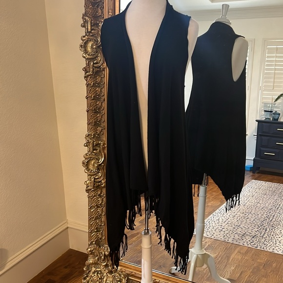 JOSEPH A Black Fringe Sweater Vest Size: Small - Picture 5 of 8